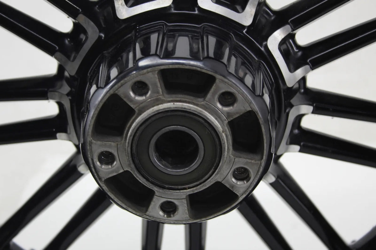 Harley-Davidson リアホイール　16X3.0 Harley Davidson Smooth Rim Wheel Aluminum Rear 16X3 Softail