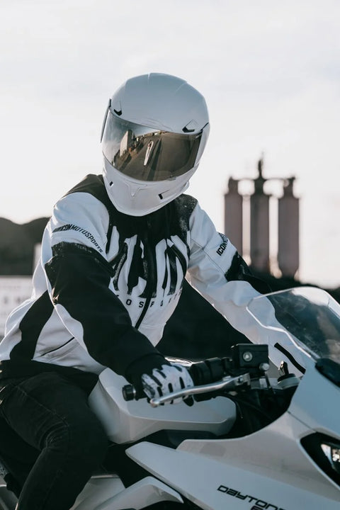 ICON Airframe Pro Helmet Gloss White