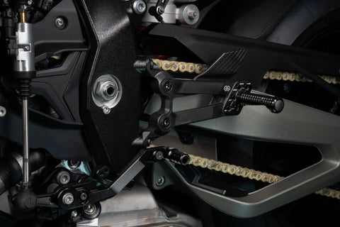 Gilles Tooling FXR2 Adjustable Rearset Matt Black (FXR2-BM01-BD)